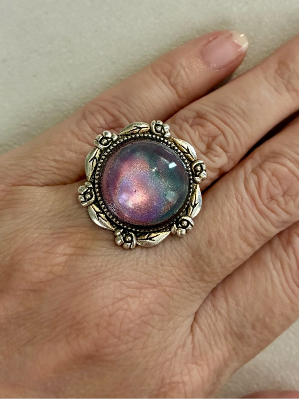Silver Floral Cabochon Ring with Resin Chameleon Purple-Blue